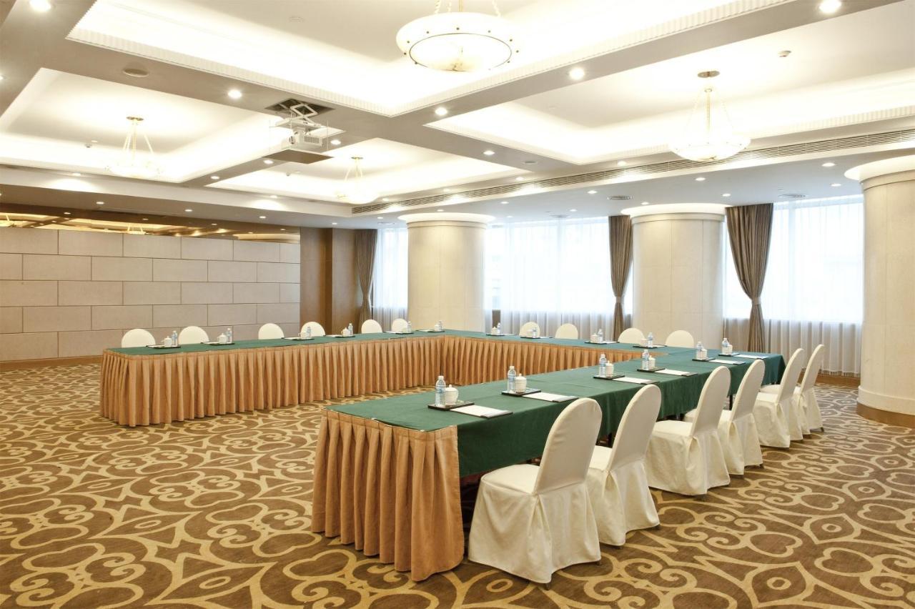 Holiday Inn Shanghai Pudong, an IHG Hotel Bagian luar foto