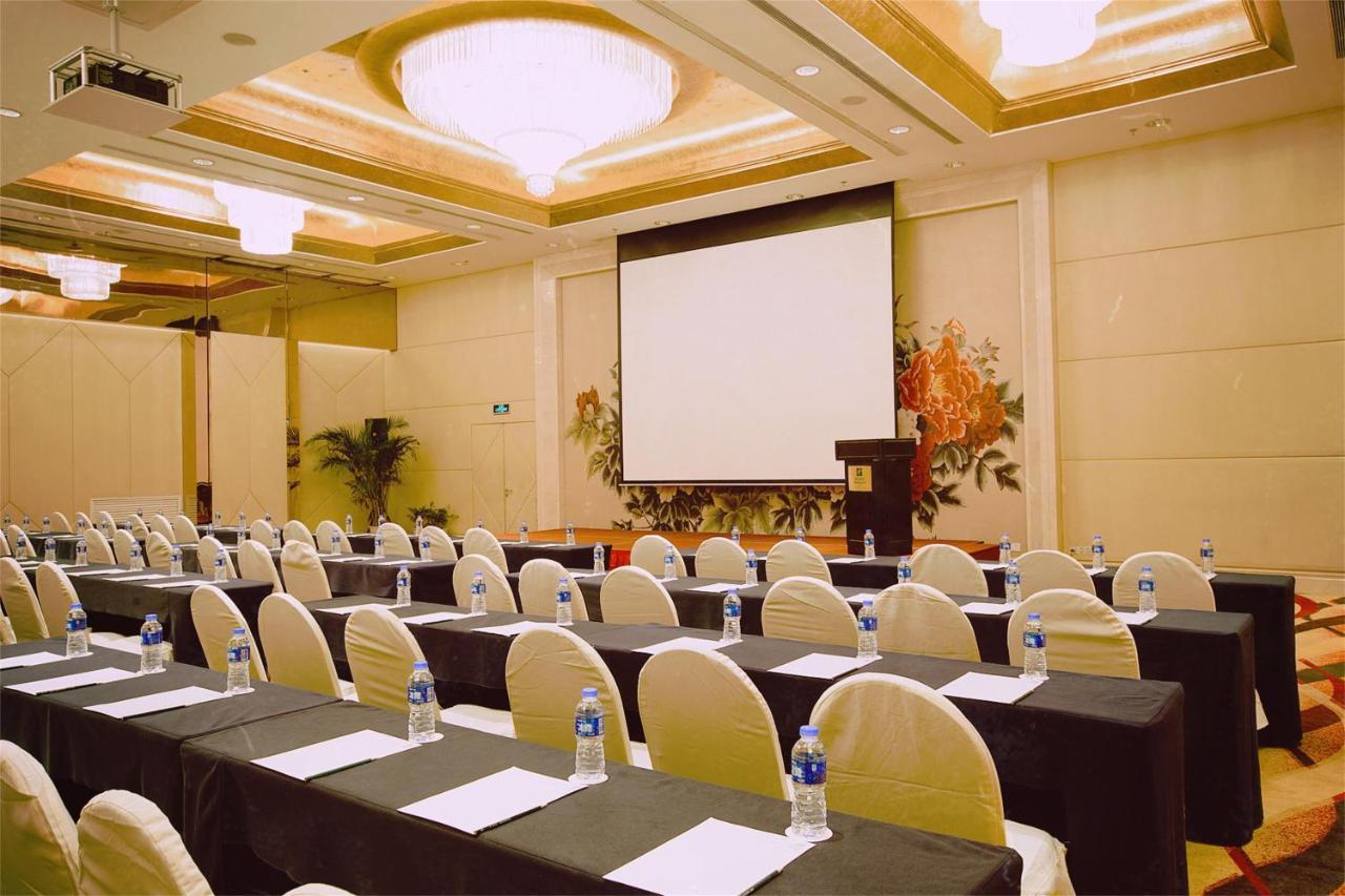 Holiday Inn Shanghai Pudong, an IHG Hotel Bagian luar foto