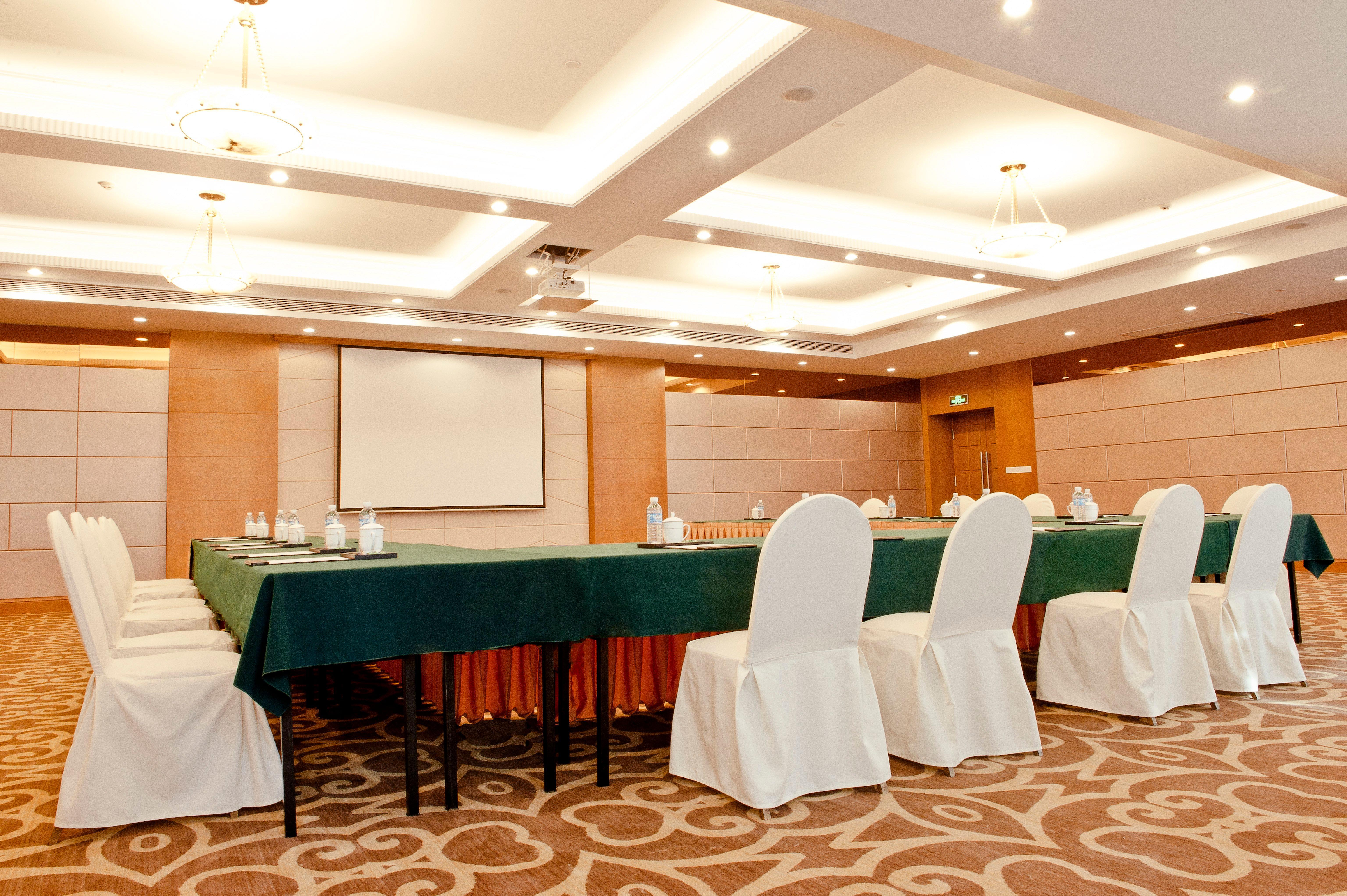 Holiday Inn Shanghai Pudong, an IHG Hotel Bagian luar foto