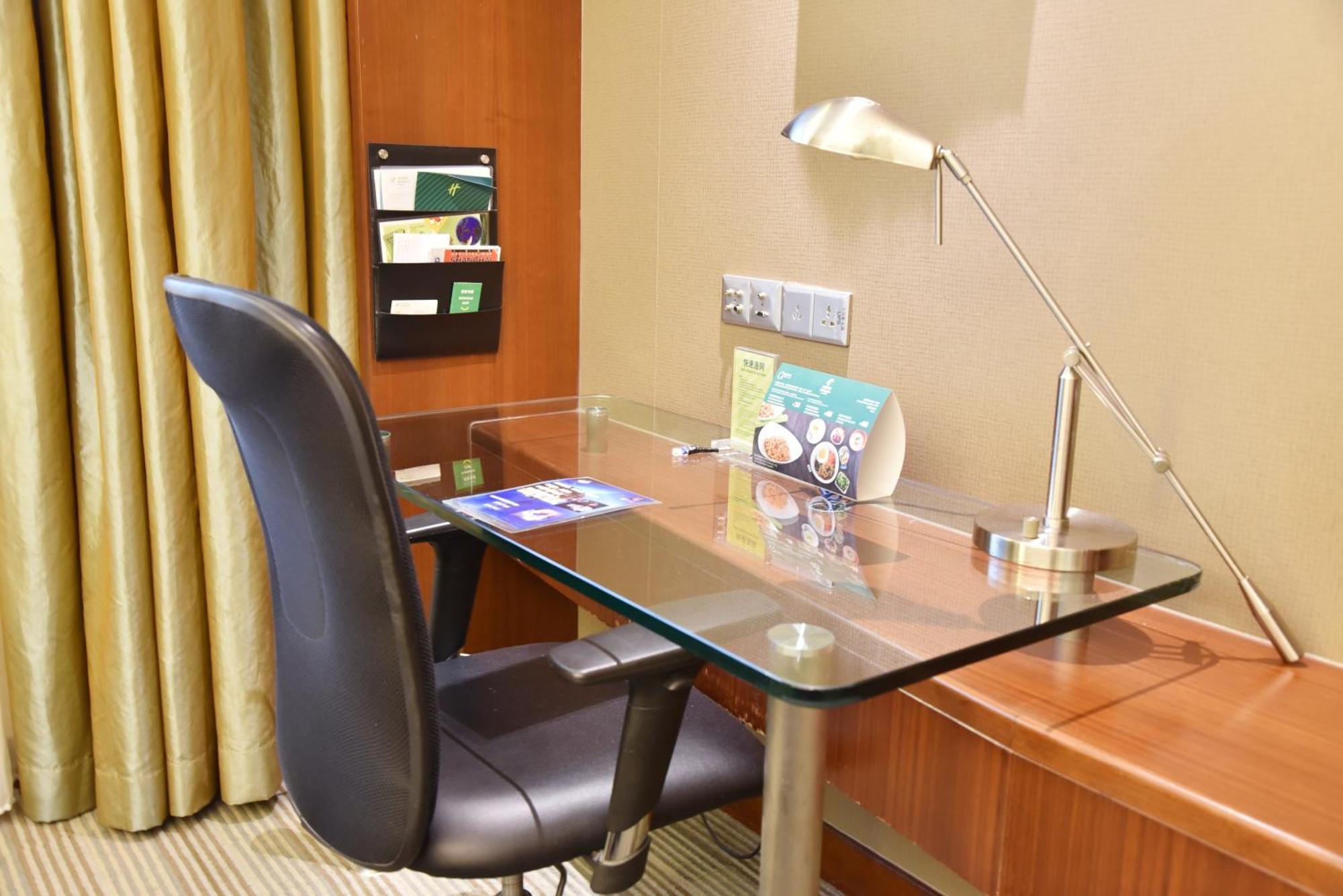 Holiday Inn Shanghai Pudong, an IHG Hotel Bagian luar foto