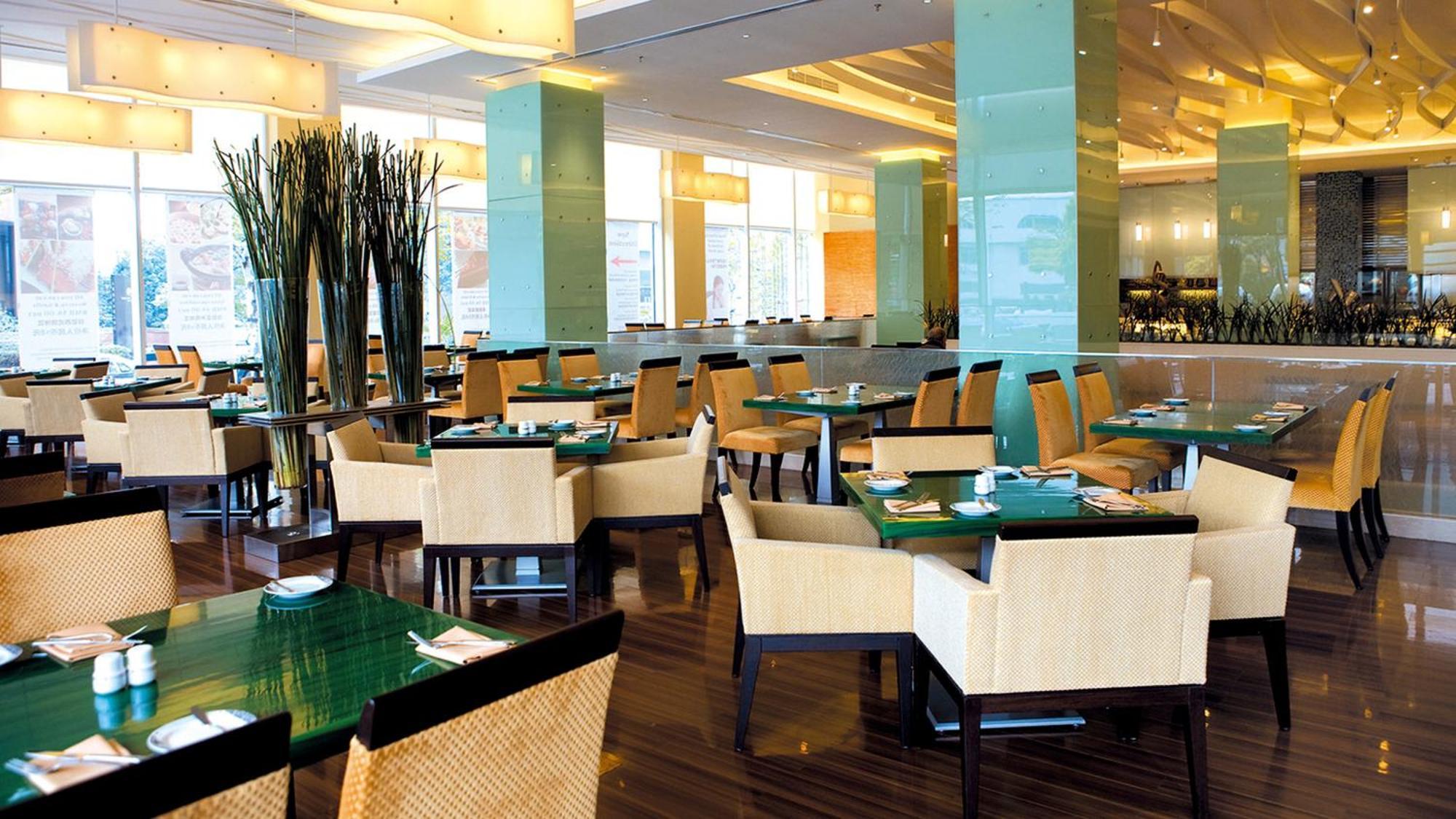 Holiday Inn Shanghai Pudong, an IHG Hotel Bagian luar foto